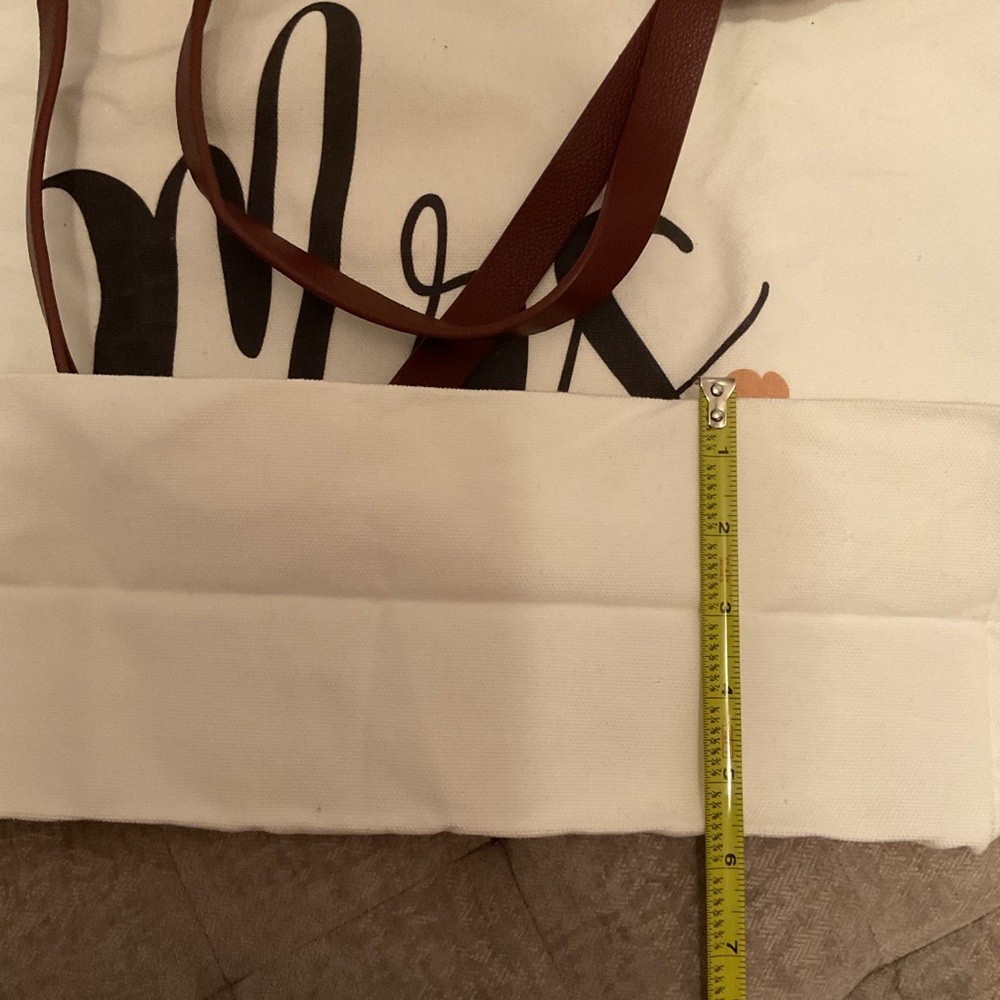 Mrs Canvas Tote with Script Design - Picture 12 of 12